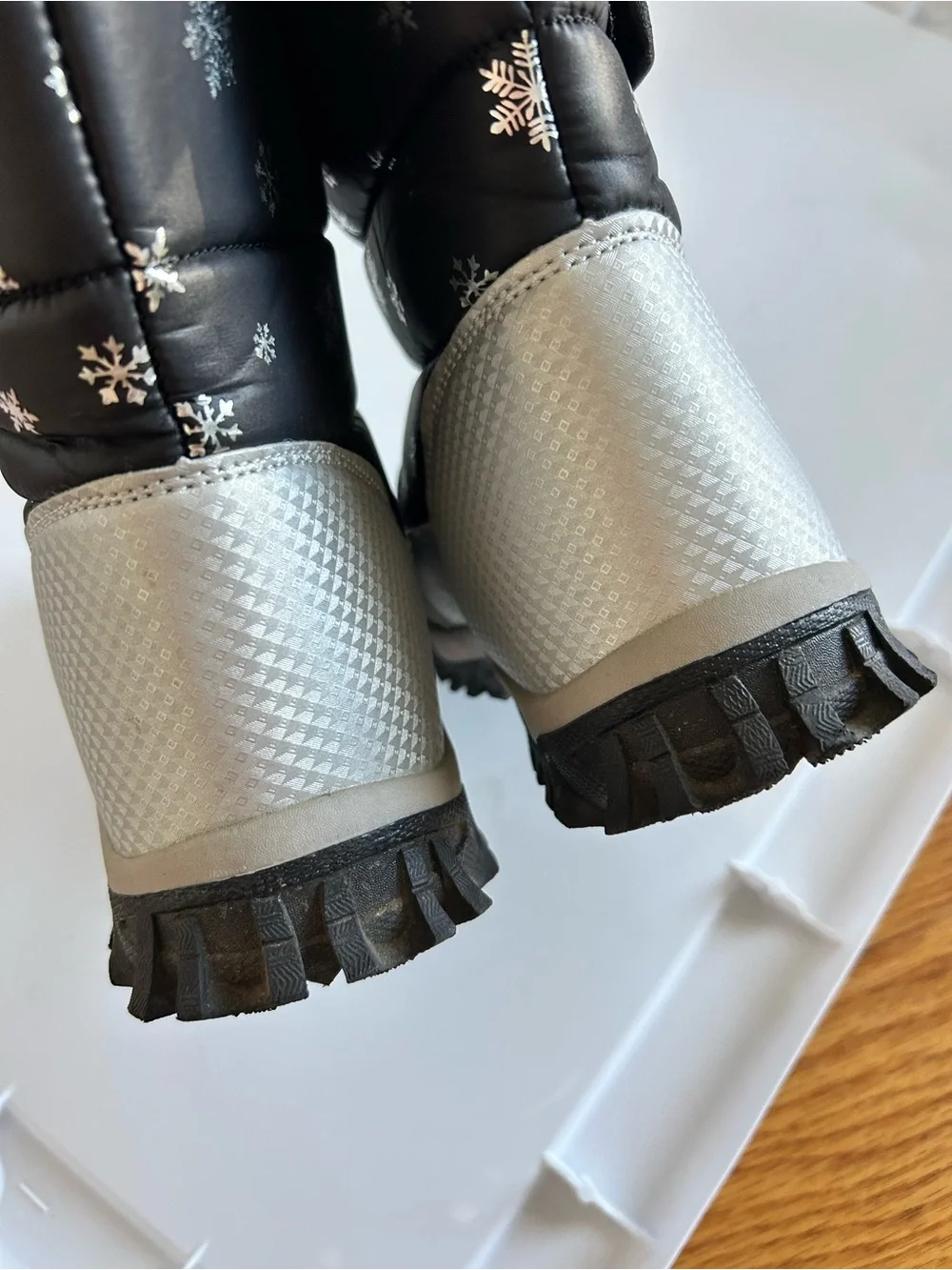 COGA Black Snowflake Snow Boots Size EU 36 Women’s 6 / Girl’s 4